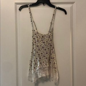 Hollister razorback dainty tank top floral pattern